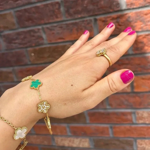 Green Alhambra 18K Gold Stainless Steel Waterproof Bracelet - Picture 9 of 16